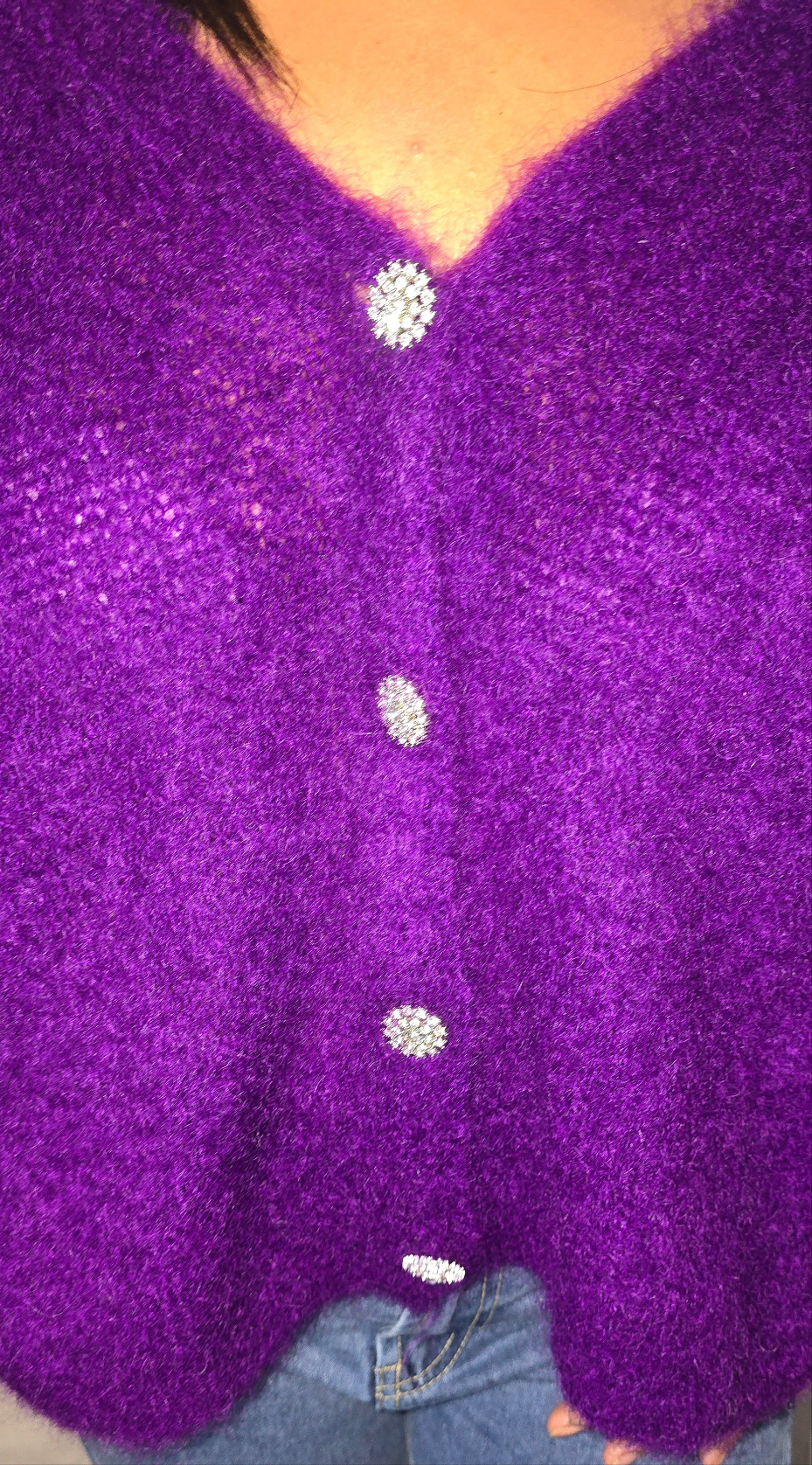 PULL SANS MANCHES EN KID MOHAIR - BOUTONS BIJOUX- FUSHIA