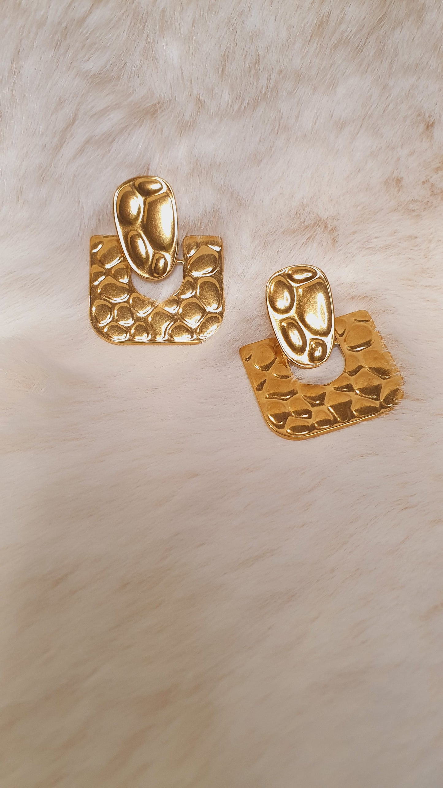 BOUCLES D'OREILLES DORÉES TEXTURÉES
