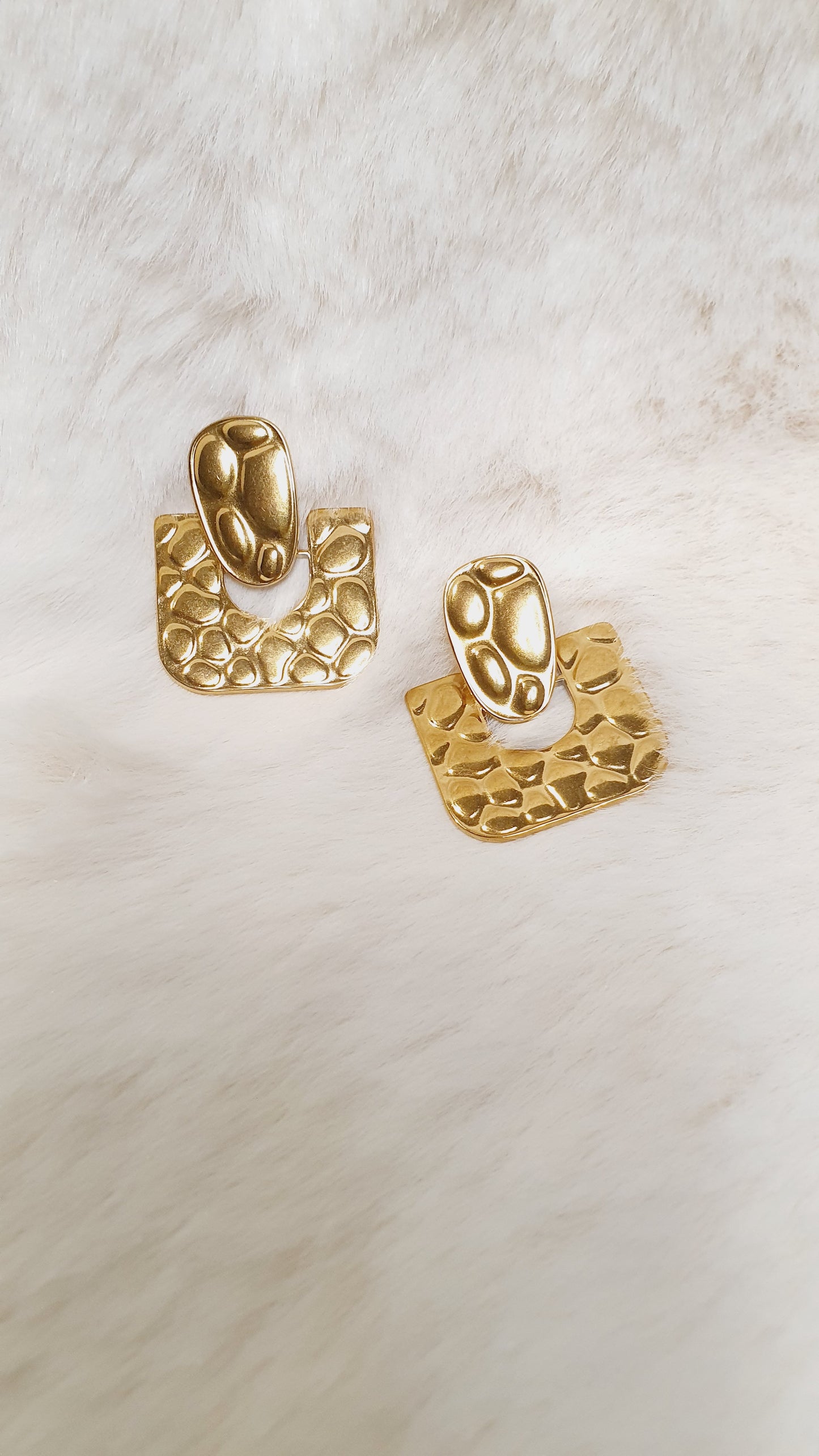 BOUCLES D'OREILLES DORÉES TEXTURÉES