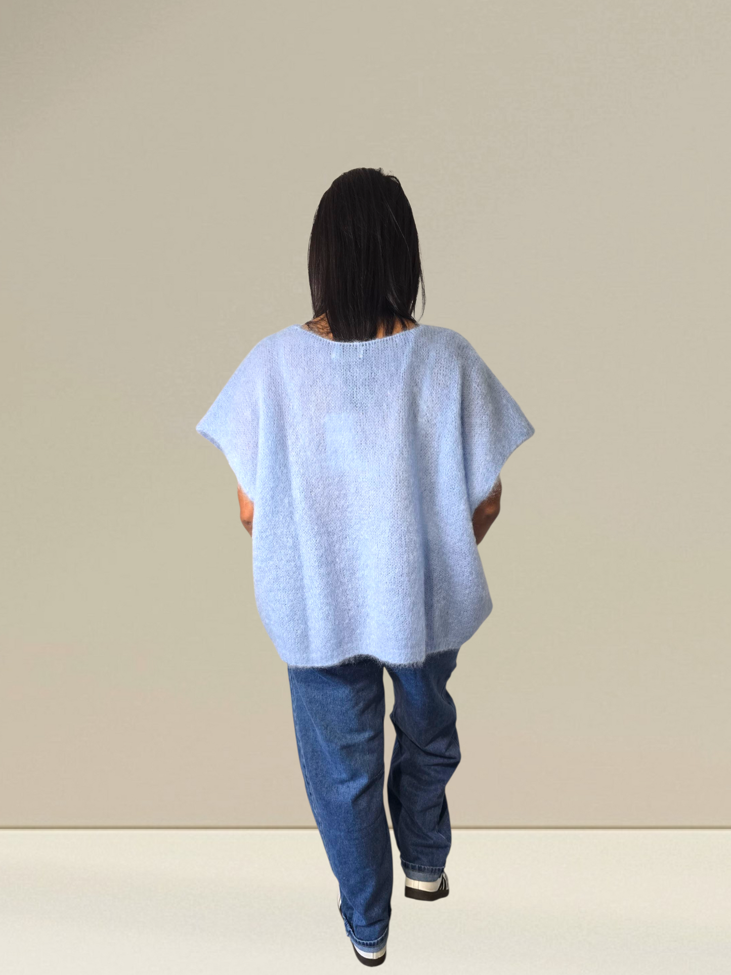 PULL SANS MANCHES EN KID MOHAIR - BOUTONS BIJOUX- BLEU CIEL