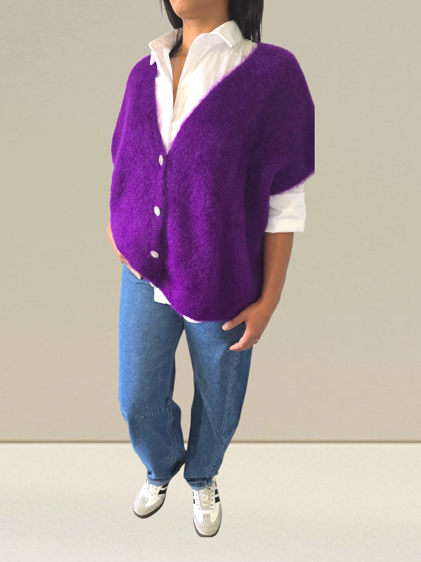 PULL SANS MANCHES EN KID MOHAIR - BOUTONS BIJOUX- FUSHIA