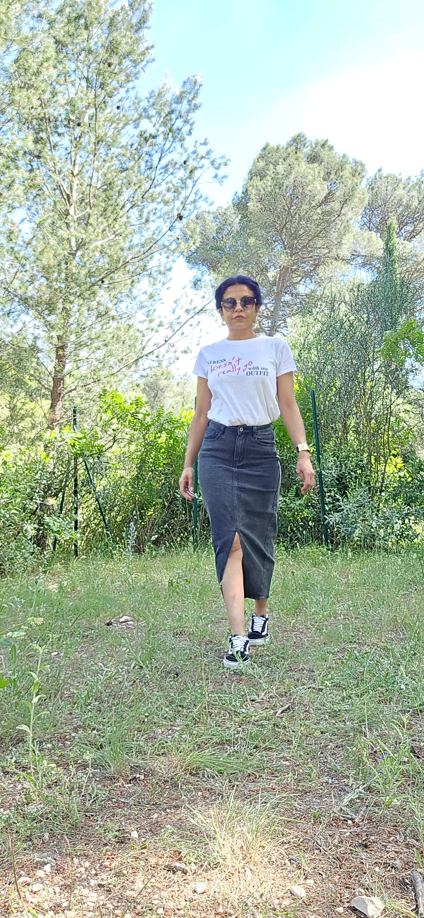 JUPE MIDI EN JEAN - CHIC DÉCONTRACTÉ