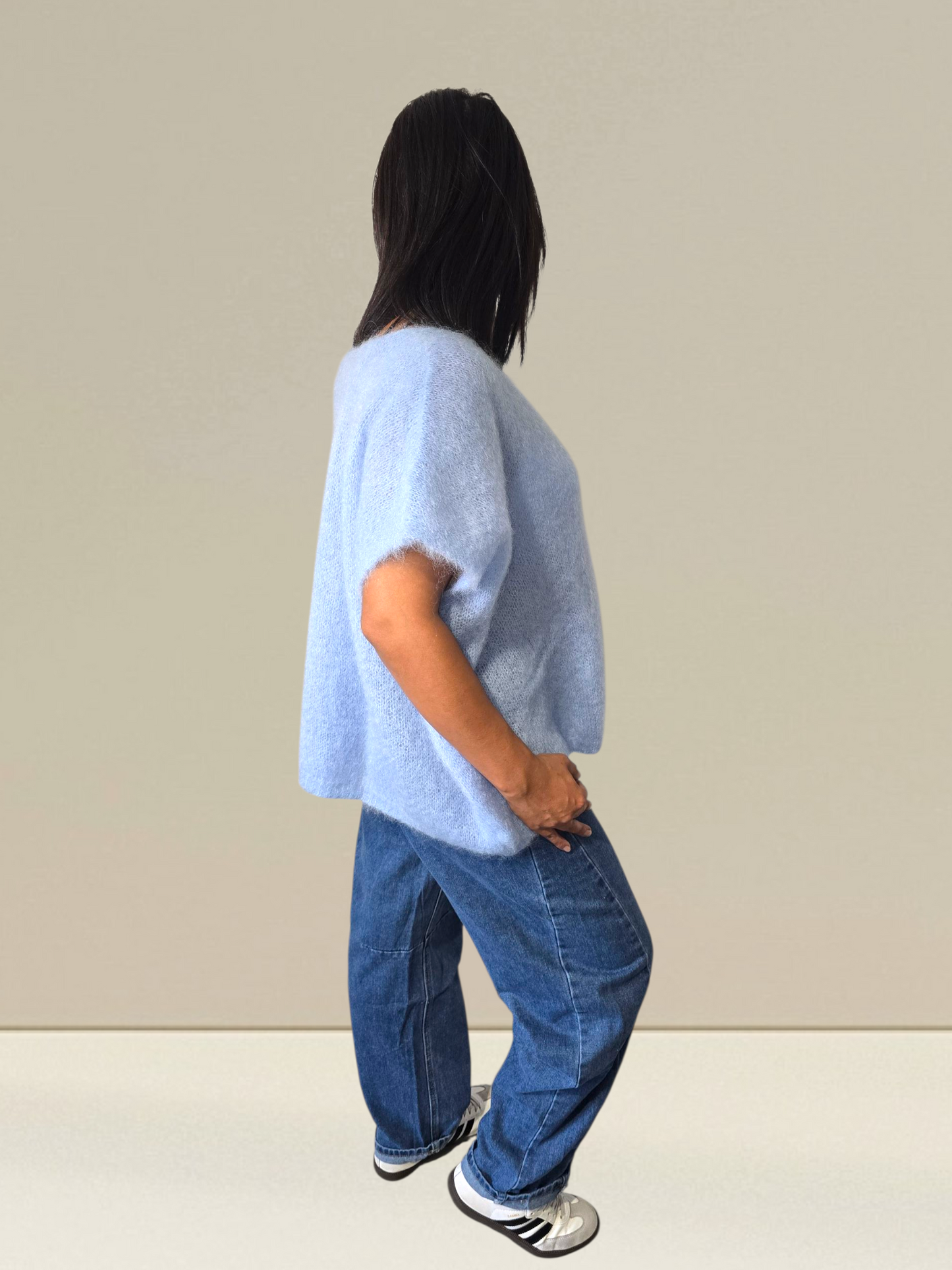 PULL SANS MANCHES EN KID MOHAIR - BOUTONS BIJOUX- BLEU CIEL