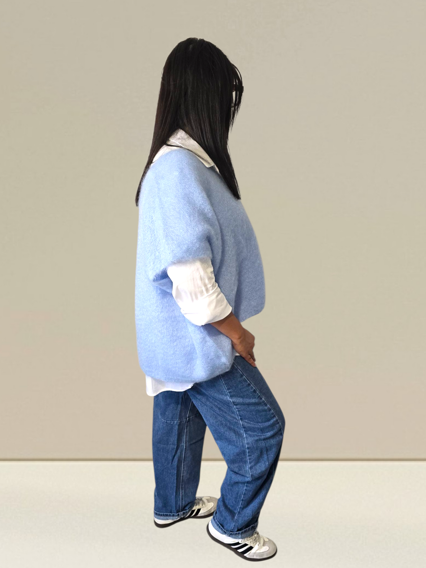 PULL SANS MANCHES EN KID MOHAIR - BOUTONS BIJOUX- BLEU CIEL