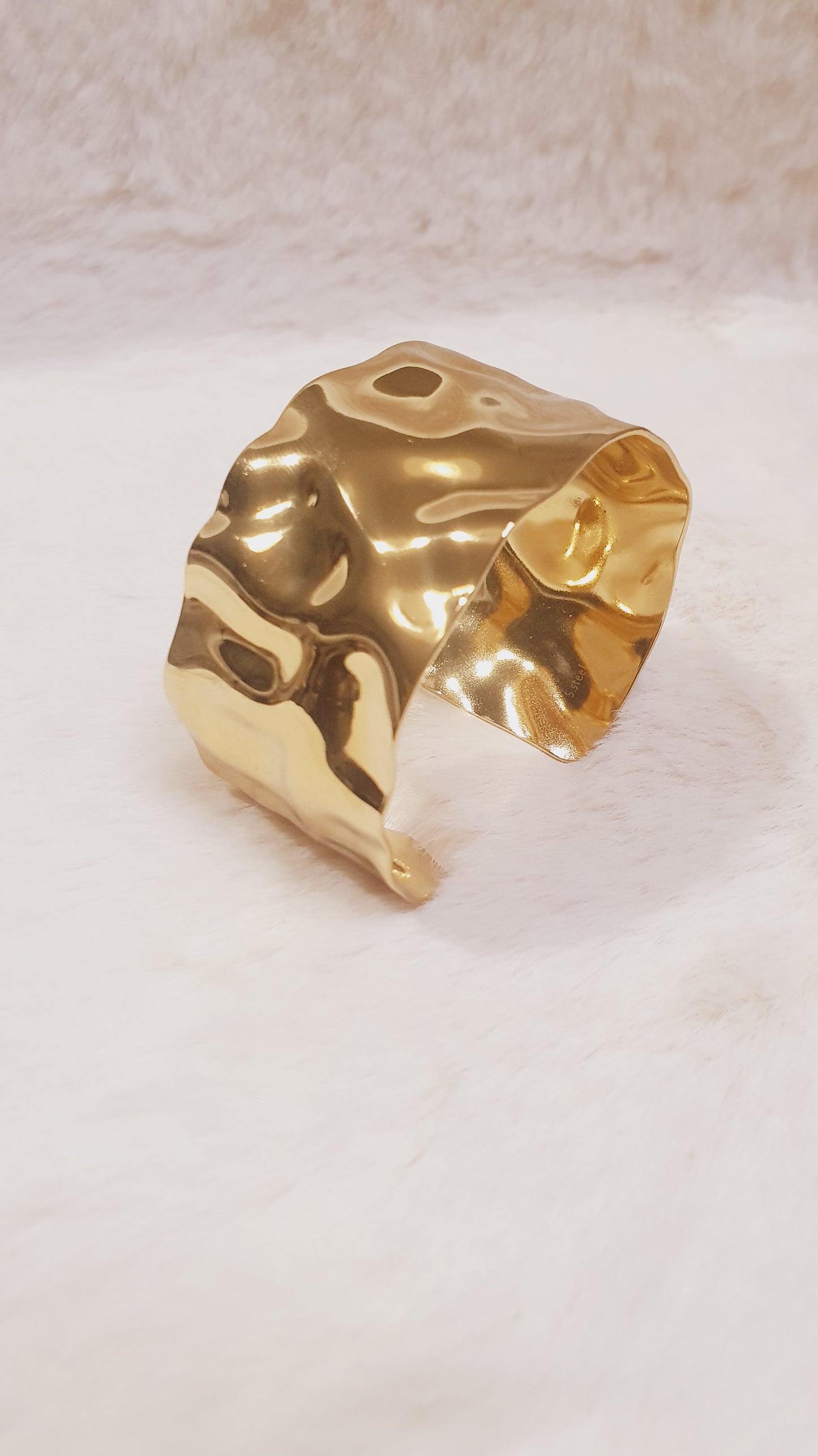 BRACELET MANCHETTE DORÉ  ÉLÉGANCE UNIQUE